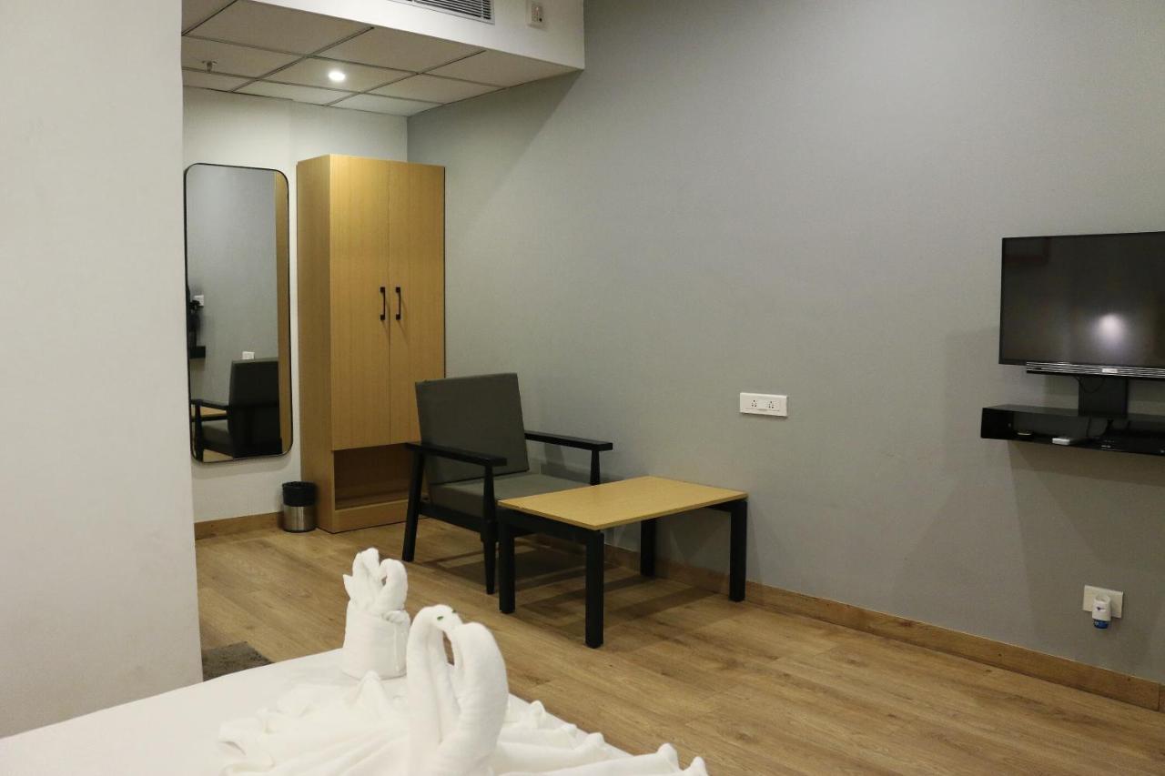 Sm Hives Ξενοδοχείο Μπουμπάνεσβαρ Εξωτερικό φωτογραφία